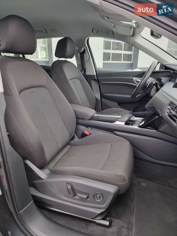 Позашляховик / Кросовер Audi e-tron 2020 в Радивиліві