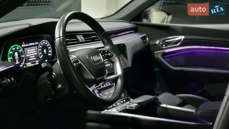 Внедорожник / Кроссовер Audi e-tron 2019 в Киеве
