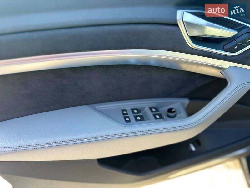 Внедорожник / Кроссовер Audi e-tron 2019 в Ужгороде