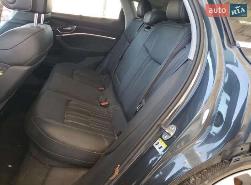 Позашляховик / Кросовер Audi e-tron 2019 в Львові фото 13 Позашляховик / Кросовер Audi e-tron 2019 в Львові