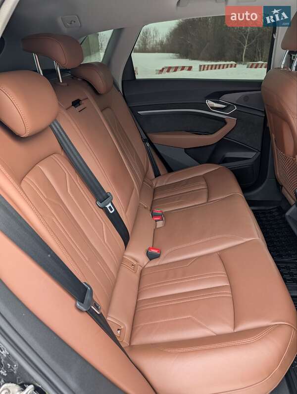 Внедорожник / Кроссовер Audi e-tron 2020 в Нововолынске