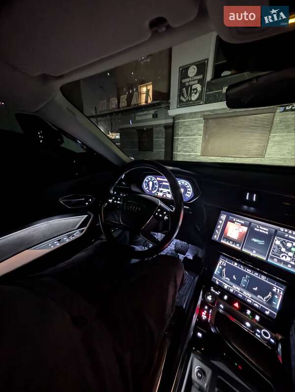 Внедорожник / Кроссовер Audi e-tron 2020 в Нововолынске