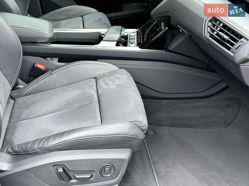 Позашляховик / Кросовер Audi e-tron 2021 в Рівному фото 90 Позашляховик / Кросовер Audi e-tron 2021 в Рівному