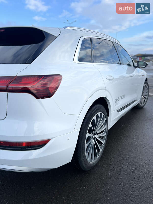 Внедорожник / Кроссовер Audi e-tron 2019 в Львове