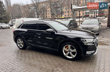Внедорожник / Кроссовер Audi e-tron 2022 в Хмельницком
