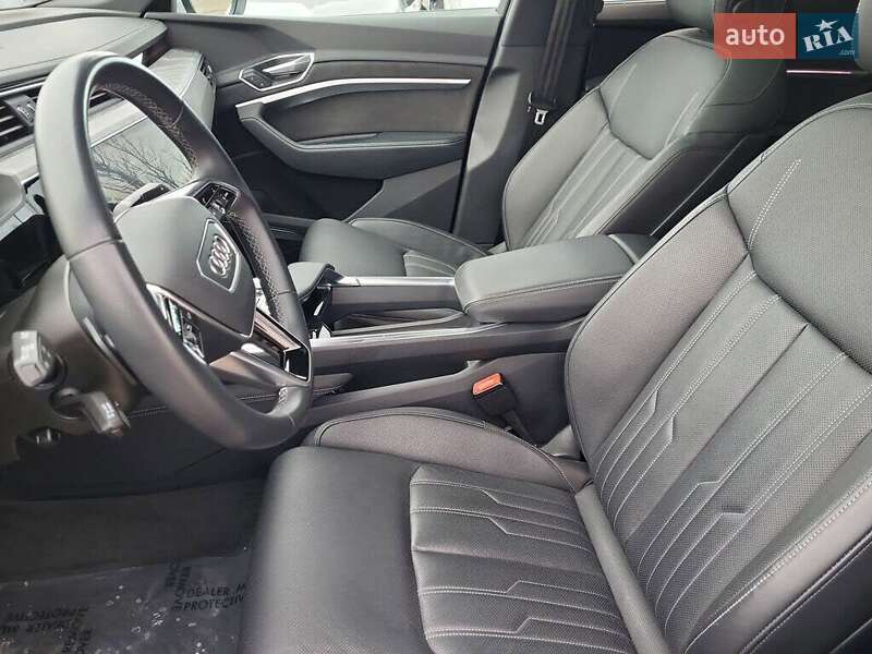 Позашляховик / Кросовер Audi e-tron 2022 в Львові