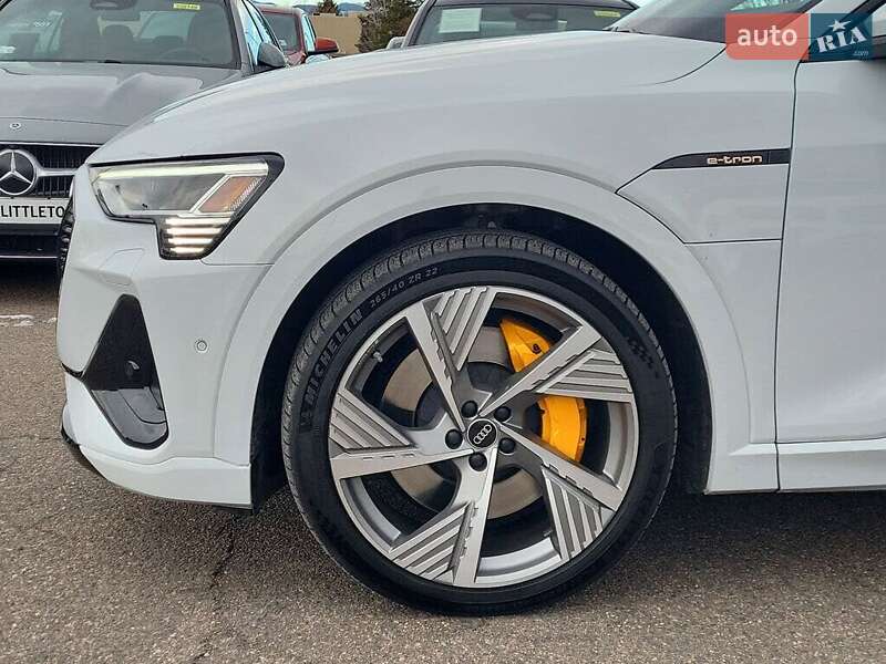 Позашляховик / Кросовер Audi e-tron 2022 в Львові