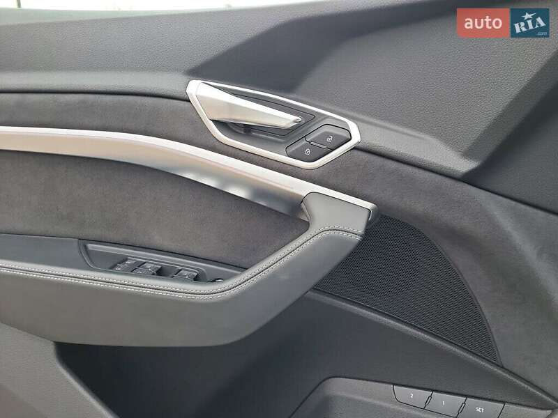 Позашляховик / Кросовер Audi e-tron 2022 в Львові