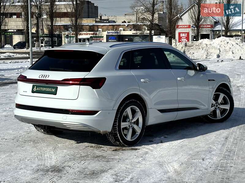 Позашляховик / Кросовер Audi e-tron 2019 в Києві