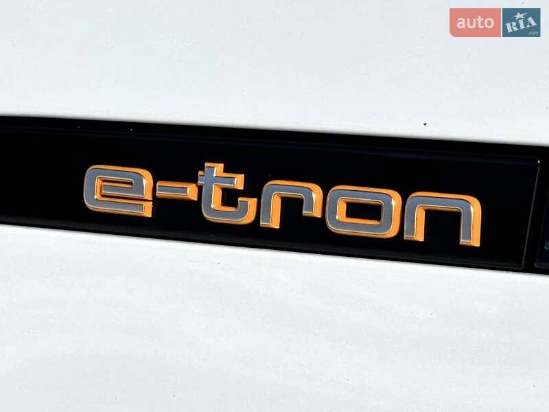 Позашляховик / Кросовер Audi e-tron 2019 в Києві