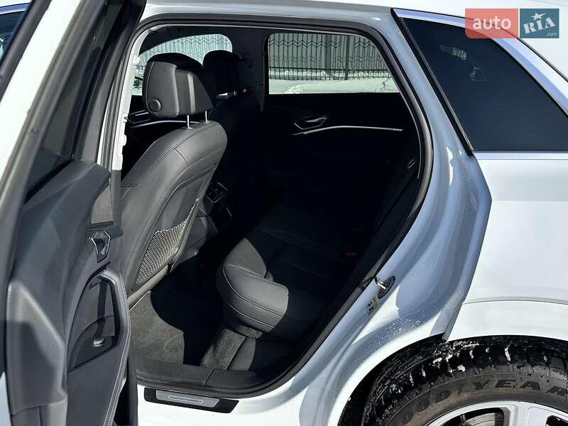 Позашляховик / Кросовер Audi e-tron 2019 в Києві