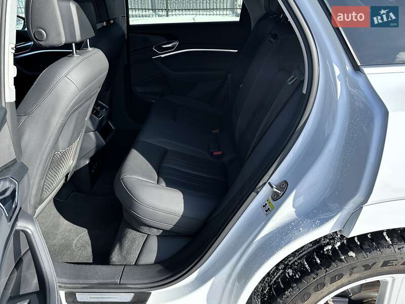 Позашляховик / Кросовер Audi e-tron 2019 в Києві
