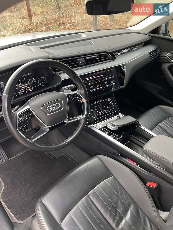 Позашляховик / Кросовер Audi e-tron 2020 в Львові фото 12 Позашляховик / Кросовер Audi e-tron 2020 в Львові