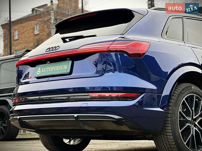 Позашляховик / Кросовер Audi e-tron 2021 в Києві фото 23 Позашляховик / Кросовер Audi e-tron 2021 в Києві