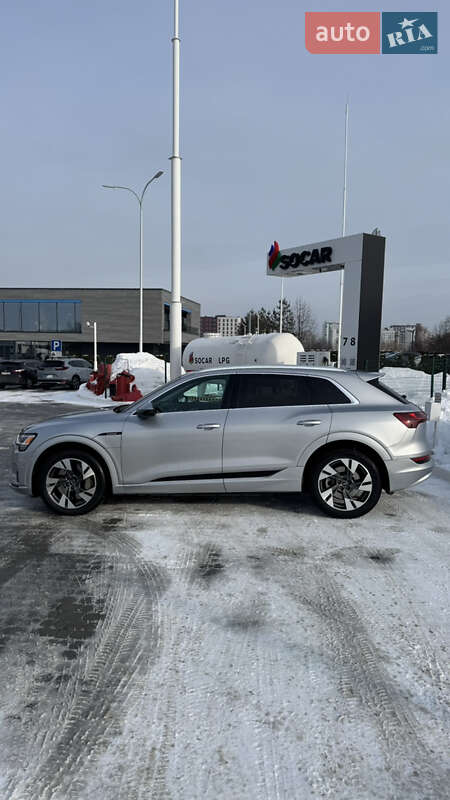 Позашляховик / Кросовер Audi e-tron 2022 в Львові