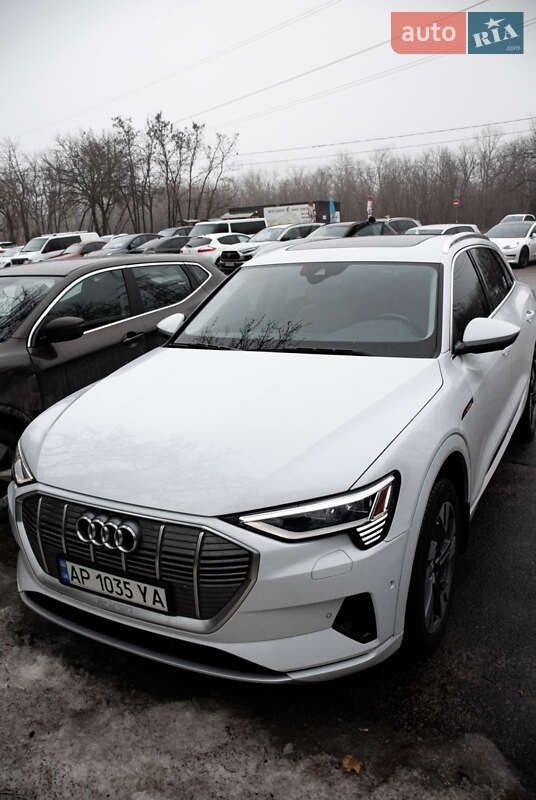 Внедорожник / Кроссовер Audi e-tron 2019 в Запорожье