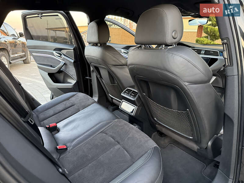 Позашляховик / Кросовер Audi e-tron 2019 в Трускавці фото 82 Позашляховик / Кросовер Audi e-tron 2019 в Трускавці