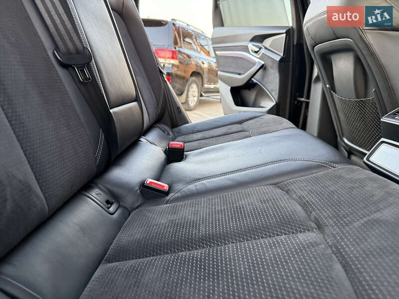 Позашляховик / Кросовер Audi e-tron 2019 в Трускавці фото 83 Позашляховик / Кросовер Audi e-tron 2019 в Трускавці