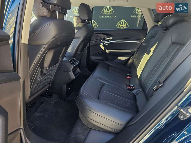 Внедорожник / Кроссовер Audi e-tron 2021 в Киеве фото 14 Внедорожник / Кроссовер Audi e-tron 2021 в Киеве