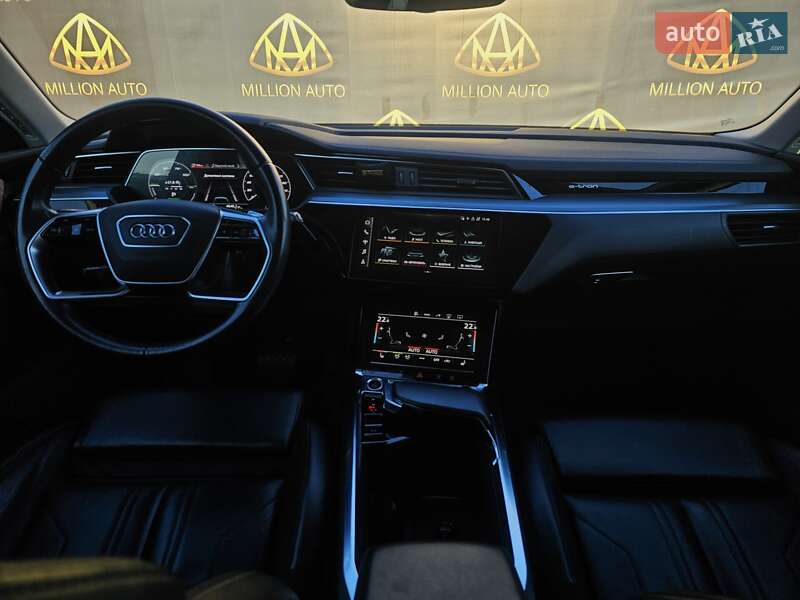 Внедорожник / Кроссовер Audi e-tron 2021 в Киеве фото 21 Внедорожник / Кроссовер Audi e-tron 2021 в Киеве