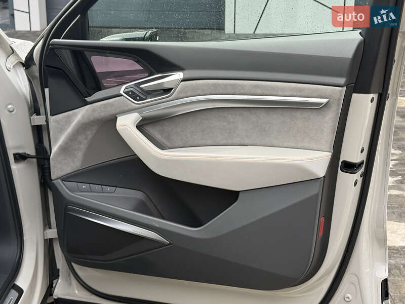 Внедорожник / Кроссовер Audi e-tron 2018 в Ровно фото 89 Внедорожник / Кроссовер Audi e-tron 2018 в Ровно