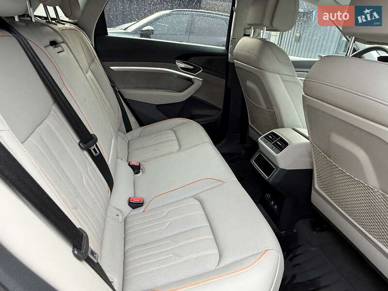 Внедорожник / Кроссовер Audi e-tron 2018 в Ровно фото 94 Внедорожник / Кроссовер Audi e-tron 2018 в Ровно