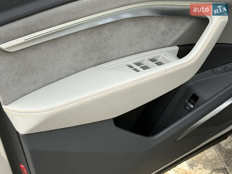 Внедорожник / Кроссовер Audi e-tron 2018 в Ровно фото 123 Внедорожник / Кроссовер Audi e-tron 2018 в Ровно