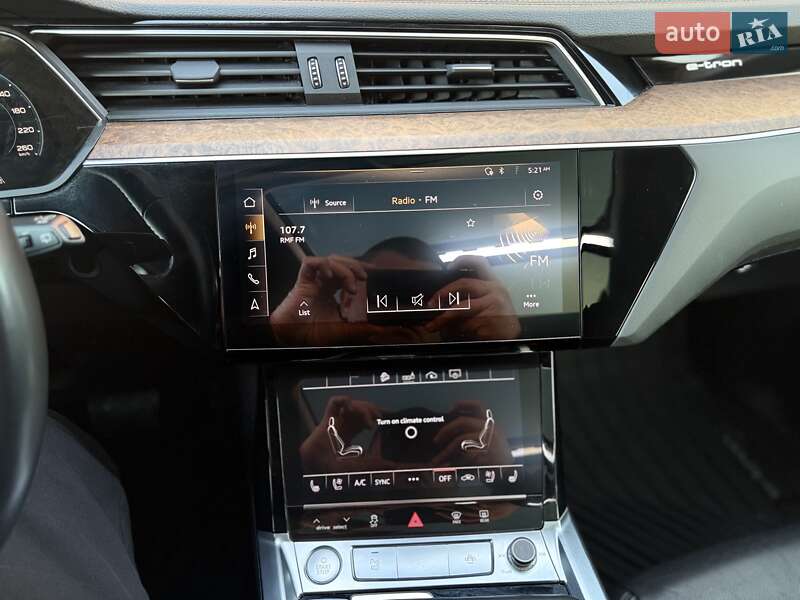 Позашляховик / Кросовер Audi e-tron 2019 в Львові фото 40 Позашляховик / Кросовер Audi e-tron 2019 в Львові
