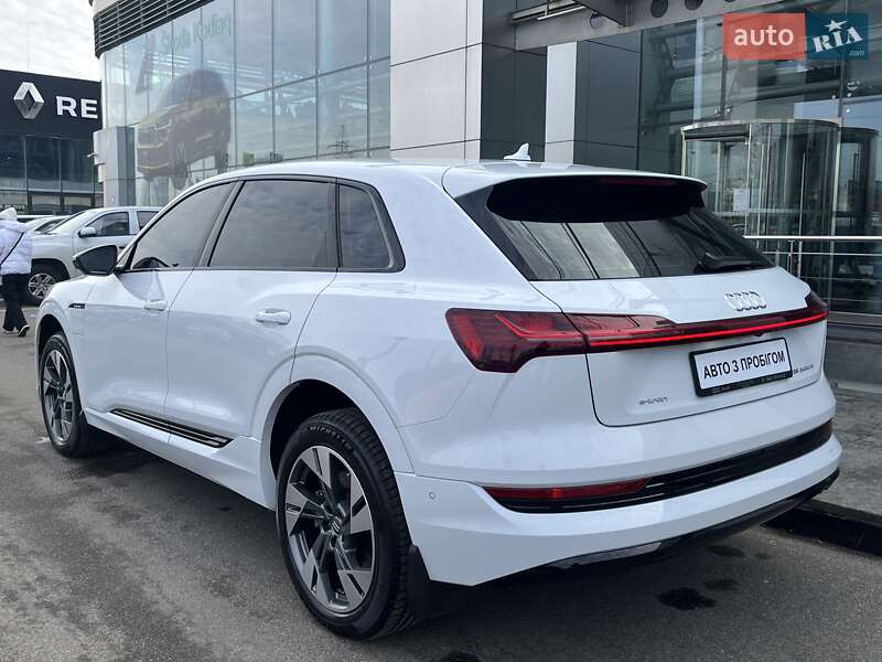Позашляховик / Кросовер Audi e-tron 2020 в Києві фото 10 Позашляховик / Кросовер Audi e-tron 2020 в Києві