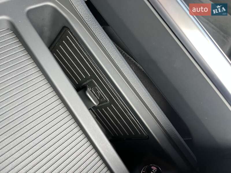 Позашляховик / Кросовер Audi e-tron 2020 в Києві фото 20 Позашляховик / Кросовер Audi e-tron 2020 в Києві