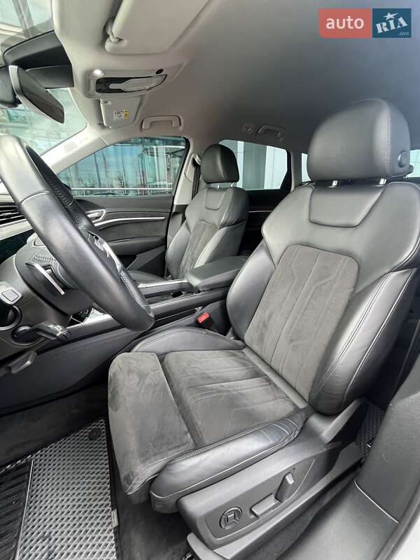 Позашляховик / Кросовер Audi e-tron 2020 в Києві фото 29 Позашляховик / Кросовер Audi e-tron 2020 в Києві