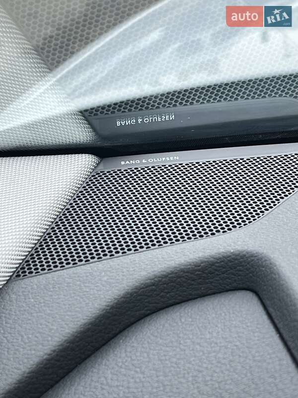 Позашляховик / Кросовер Audi e-tron 2020 в Києві фото 34 Позашляховик / Кросовер Audi e-tron 2020 в Києві