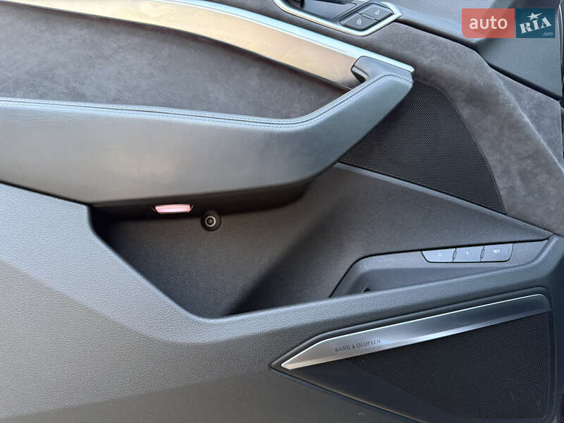 Позашляховик / Кросовер Audi e-tron 2019 в Вінниці фото 20 Позашляховик / Кросовер Audi e-tron 2019 в Вінниці