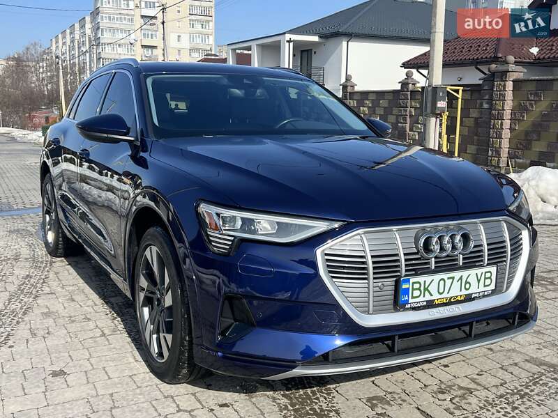 Позашляховик / Кросовер Audi e-tron 2021 в Рівному