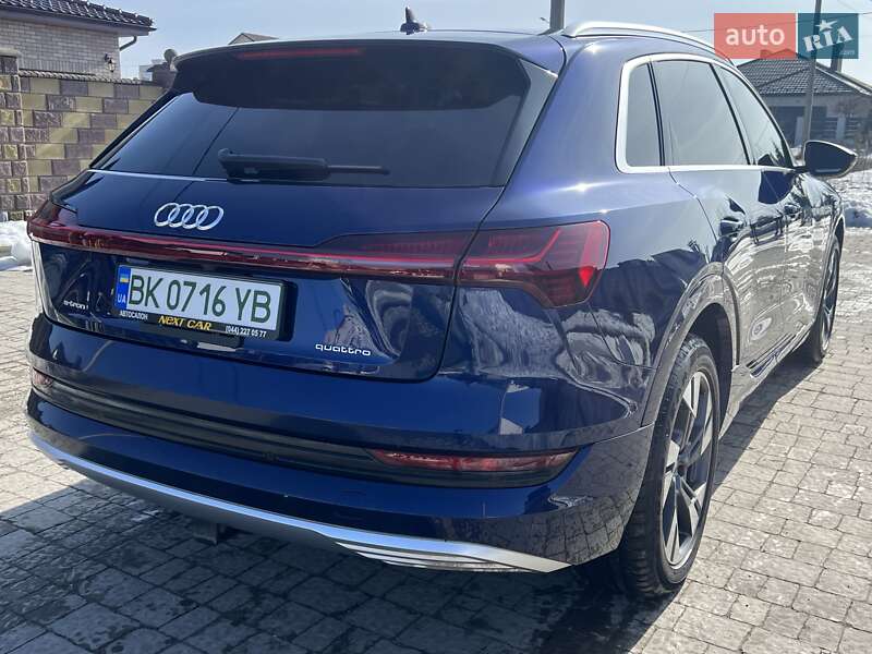 Позашляховик / Кросовер Audi e-tron 2021 в Рівному