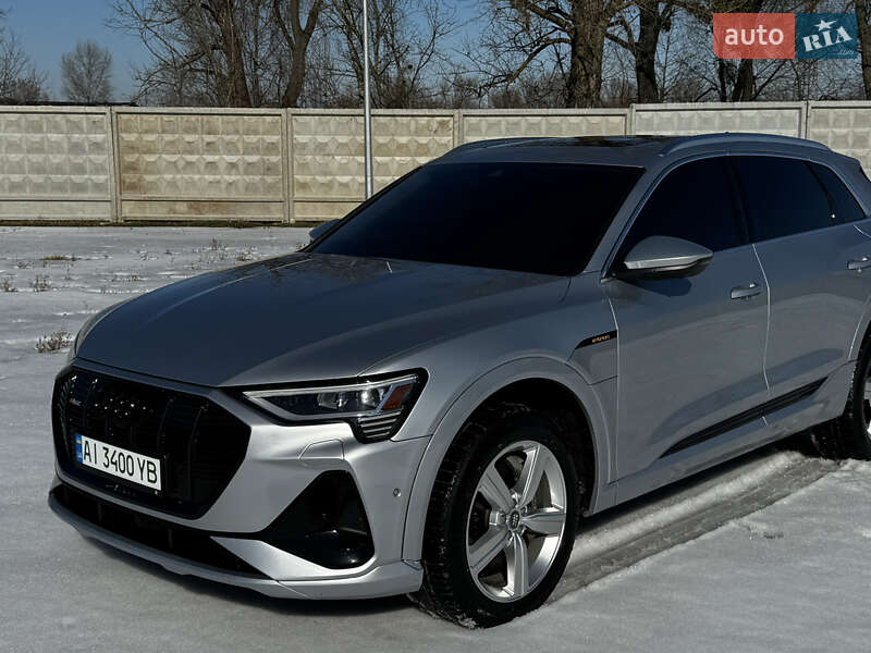 Внедорожник / Кроссовер Audi e-tron 2019 в Киеве