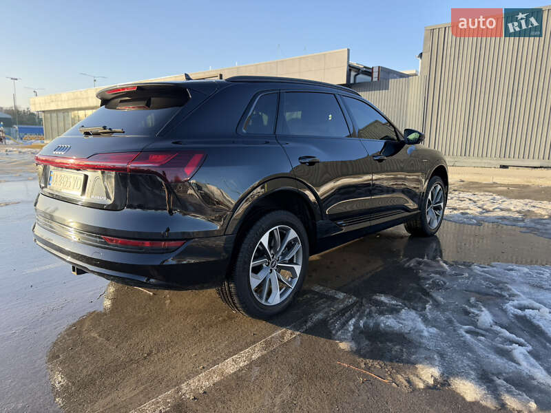 Позашляховик / Кросовер Audi e-tron 2021 в Києві фото 6 Позашляховик / Кросовер Audi e-tron 2021 в Києві