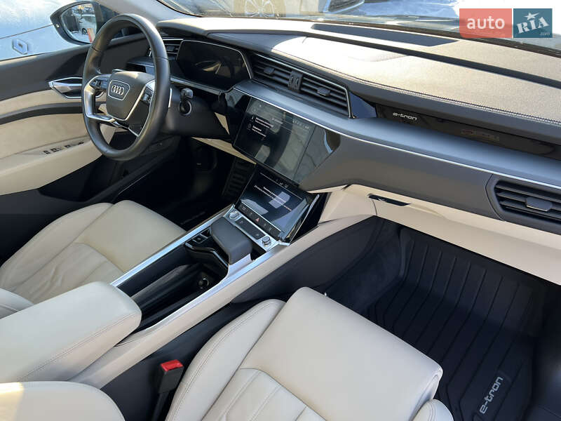 Позашляховик / Кросовер Audi e-tron 2020 в Києві