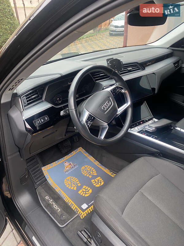 Позашляховик / Кросовер Audi e-tron 2020 в Іршаві