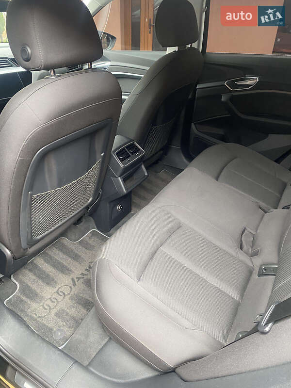 Позашляховик / Кросовер Audi e-tron 2020 в Іршаві