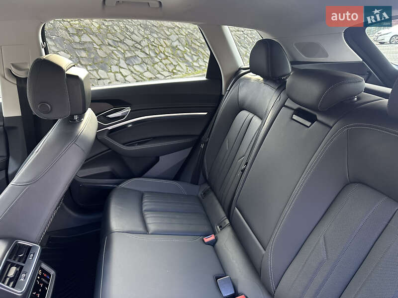 Позашляховик / Кросовер Audi e-tron 2020 в Ужгороді