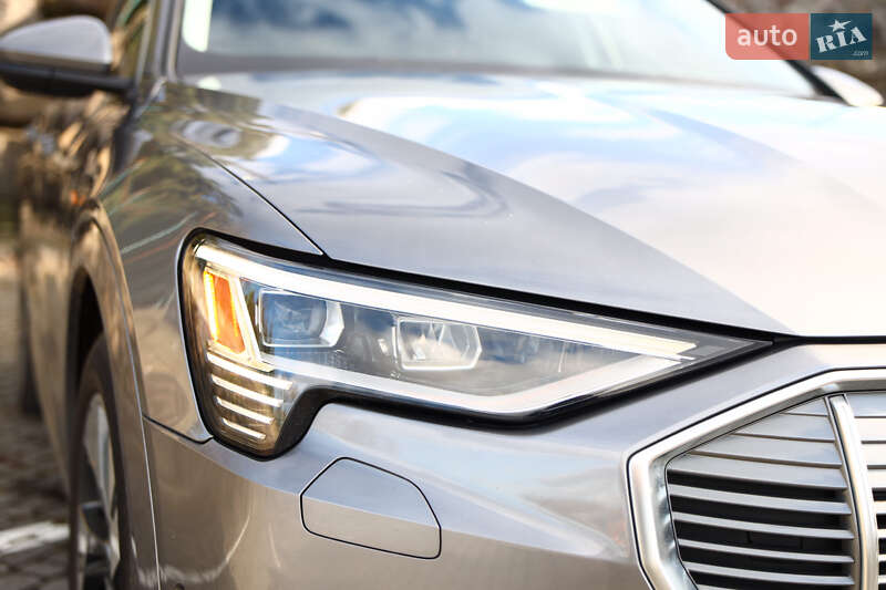 Позашляховик / Кросовер Audi e-tron 2020 в Ужгороді