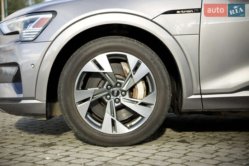 Позашляховик / Кросовер Audi e-tron 2020 в Ужгороді