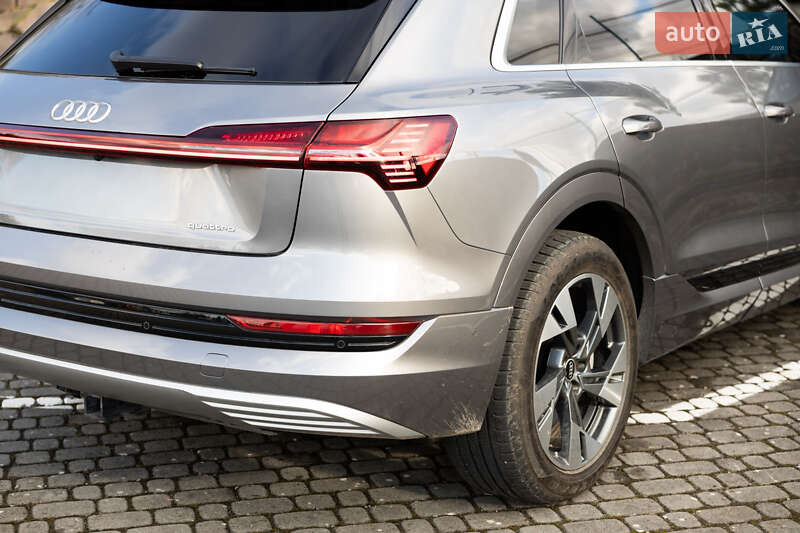 Позашляховик / Кросовер Audi e-tron 2020 в Ужгороді
