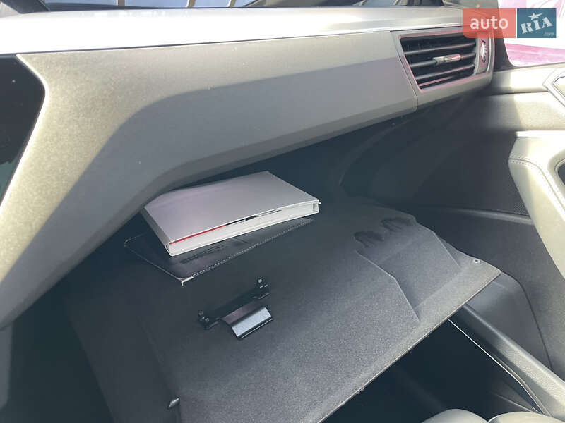 Позашляховик / Кросовер Audi e-tron 2022 в Рівному