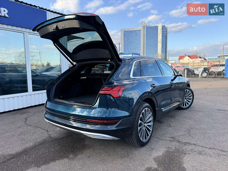 Внедорожник / Кроссовер Audi e-tron 2019 в Киеве