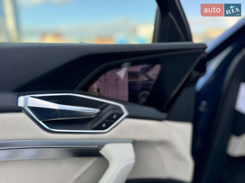 Внедорожник / Кроссовер Audi e-tron 2019 в Киеве