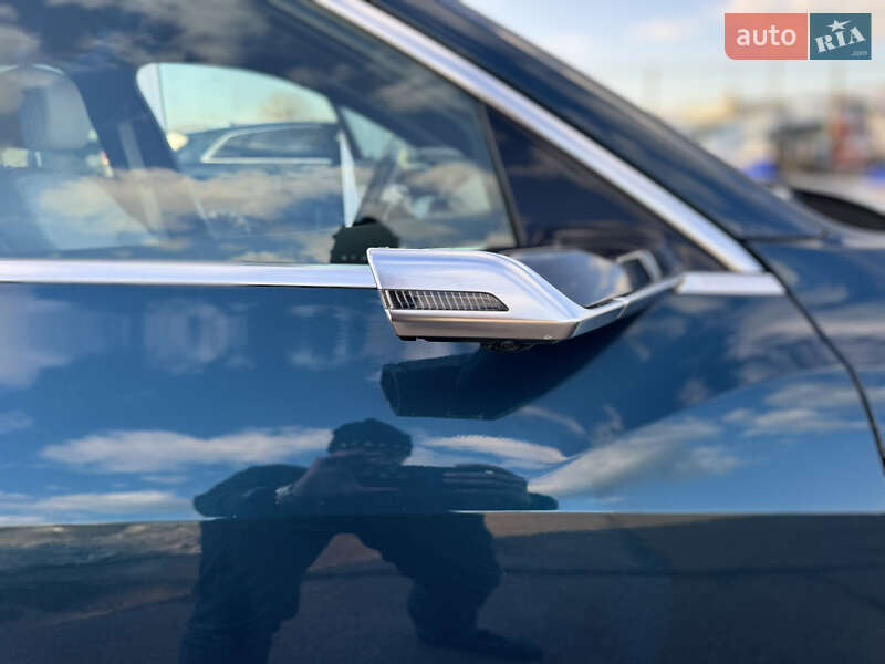 Внедорожник / Кроссовер Audi e-tron 2019 в Киеве