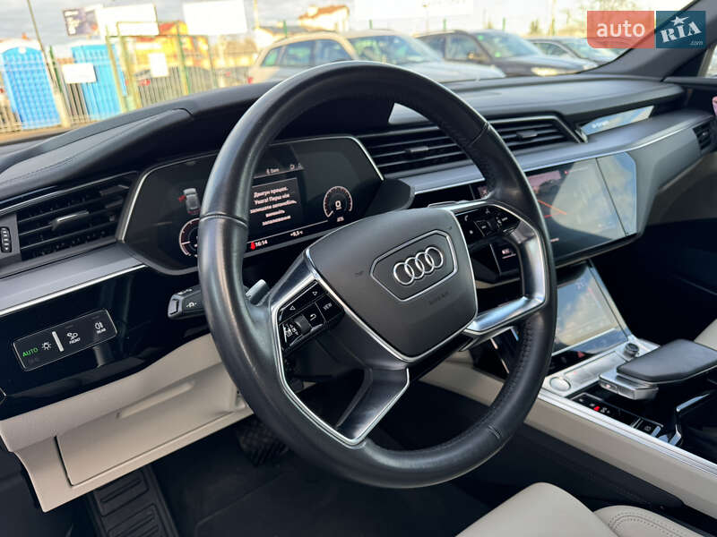 Внедорожник / Кроссовер Audi e-tron 2019 в Киеве