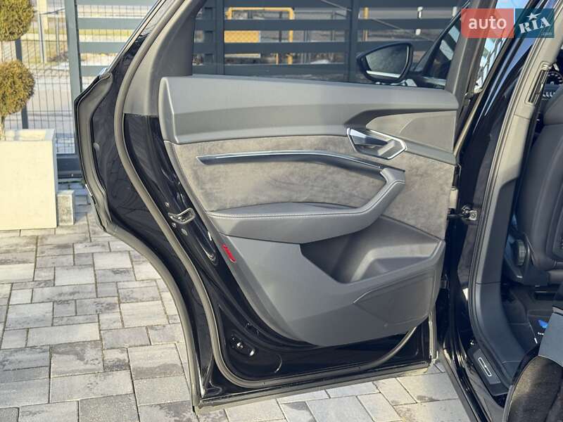 Внедорожник / Кроссовер Audi e-tron 2021 в Ровно